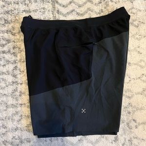 Lululemon Namaste At The Beach gray and black shorts size XXL